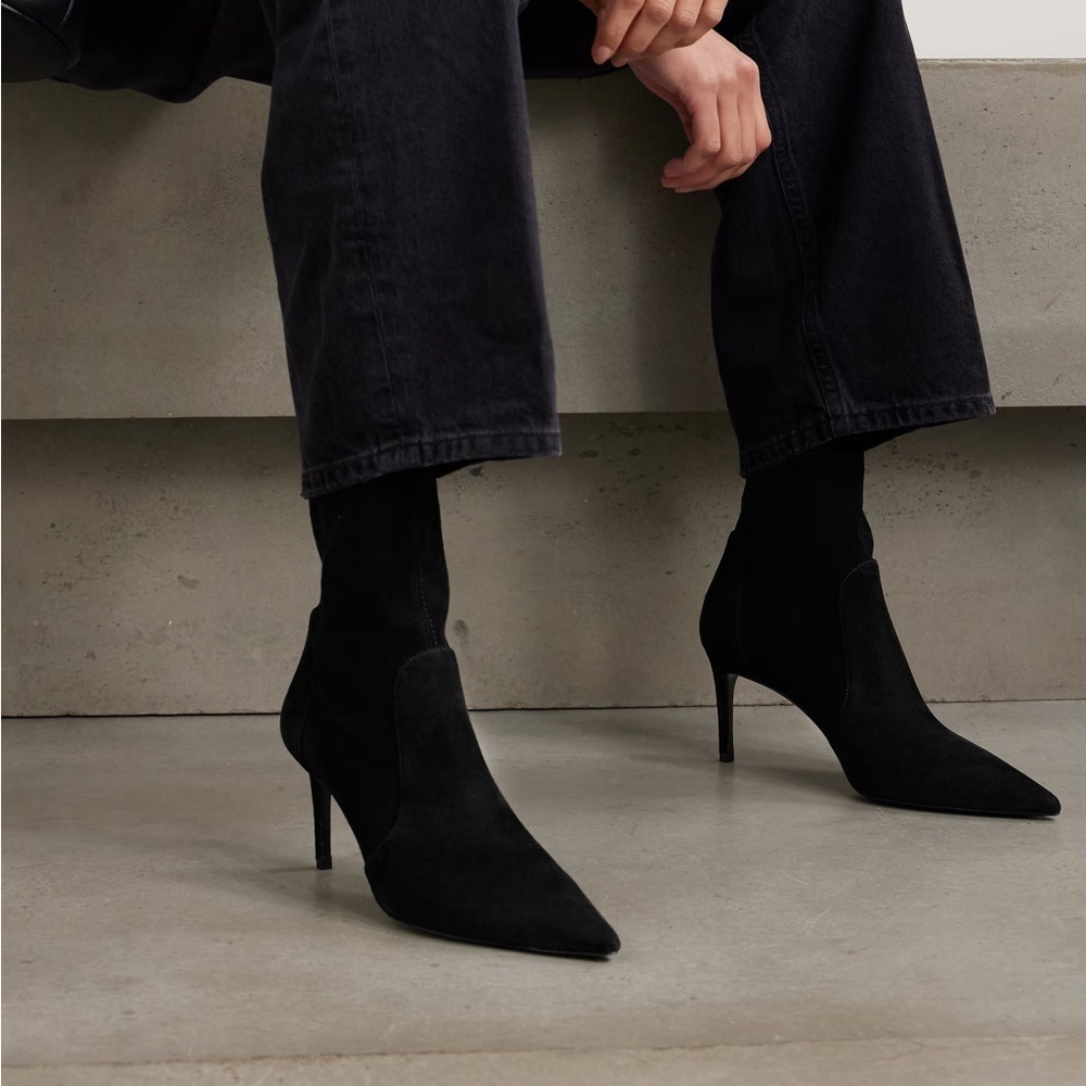 STUART WEITZMAN LINSI 75 ANKLE BOOTIE in size 7.5 US .